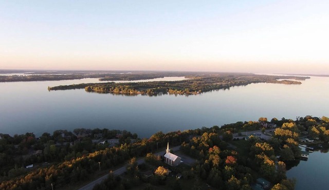 Stunning home near Sandbanks - Picton - Prince Edward County