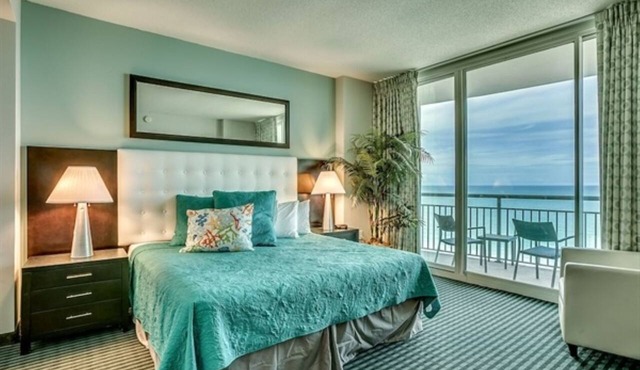 Stunning Ocean Front 2BD/2BA, in Heart of Myrtle Beach New 50” Smart TV