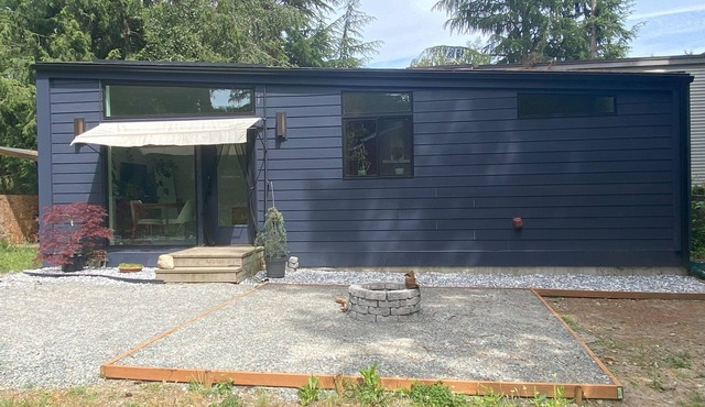 Stylish 1-bedroom casita in Seattle with AC