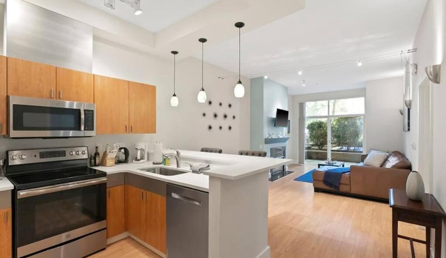 Stylish one bedroom and parking! - 80 WalkScore