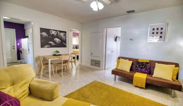 Stylish Retro Vibes Private BBQ & Beach Access