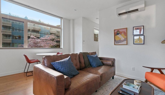 Stylish Westlake 2BR, nr Shopping & Entertainment, by Blueground
