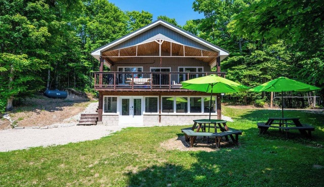 Sugarbush Chalet - 7-bed w/Starlink , v-ball near beach
