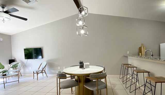 Sunny 2BD 2BA Villa w/ All Amenities and Nearby Shops