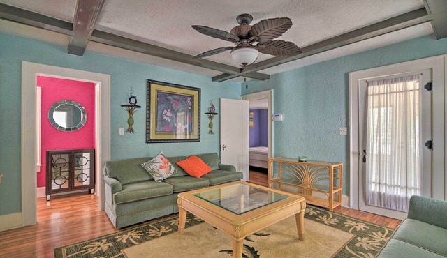 Sunny St. Pete Cottage ~ 1 Mi to Tropicana Field!