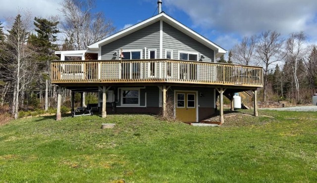 Sunrise Place Bed & Breakfast - Queen room (Moon)