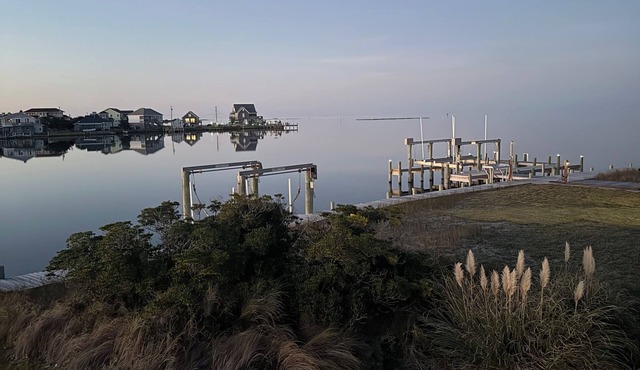 Sunset House: Prime Sound front location with boat dock. Amazing sunsets!