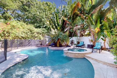 Sunshine Palms