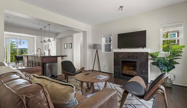 Sweet Redmond 1BR w/Parking, nr Parks & Schools, by Blueground
