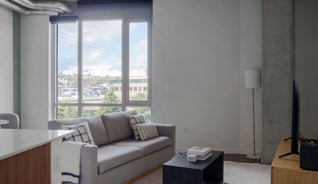 Sweet South Lake Union 1BR, Mountain Views, nr Groceries, by Blueground