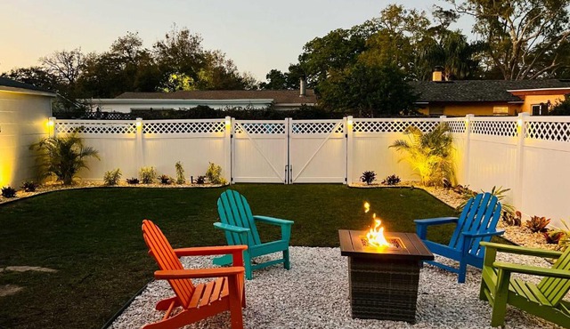 Tampa Bay Area Cottage w/Gas Grill and Fire Pit!
