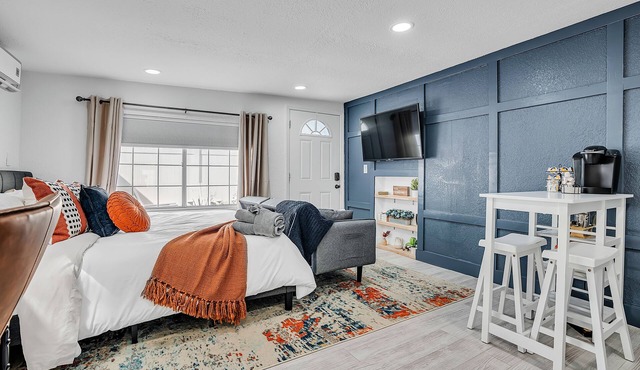 Tampa's Hidden Gem - 1BR/1BA Guest Suite