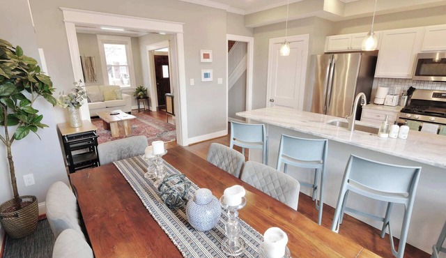 Terrific Family Townhouse + Parking x 2 cars