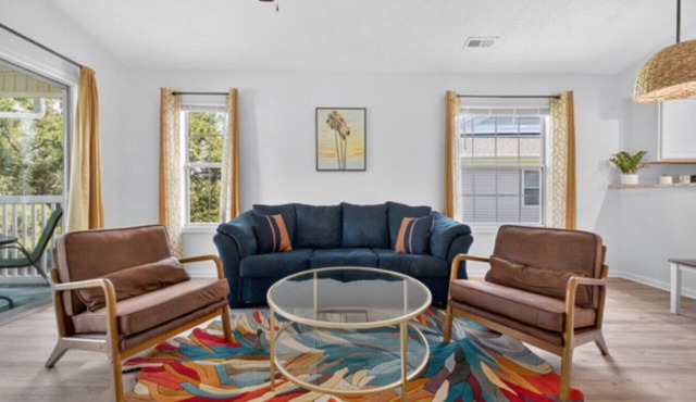 The Beach Hive overlooking River Oaks Golf Course