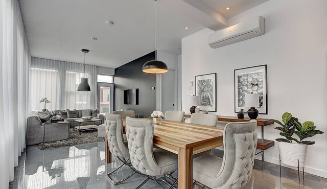 THE BOHO CHIC | Two-Bedroom Loft w. Terrace