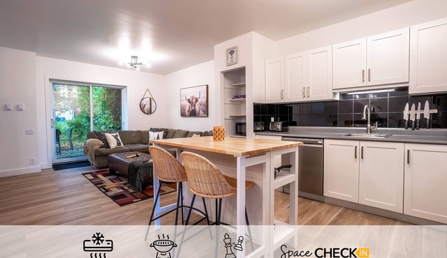 The Hike Stop | 4Season Hot Tub | AC | BBQ | Mont-Ste-Anne | Ski & Golf