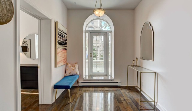 The large 1 bedroom Suite "au Château"