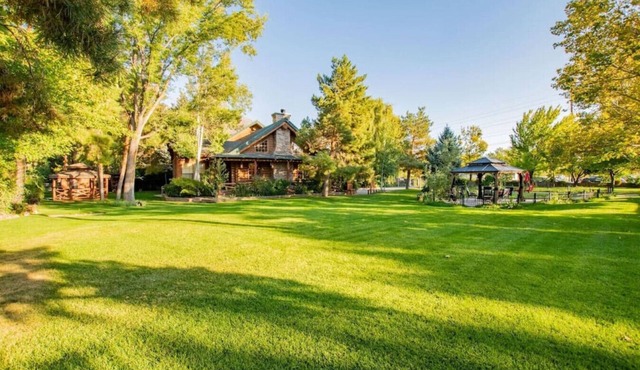 The Moose & Bear Cabin at Timpanogos