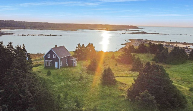 The Most Stunning Oceanfront Beach House - Historic Seaside Getaway