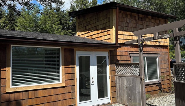 The Nook Cabin-Ucluelet