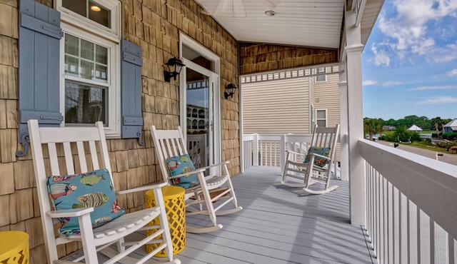 The Perfect Getaway! Dock, King Suite. Family Friendly!