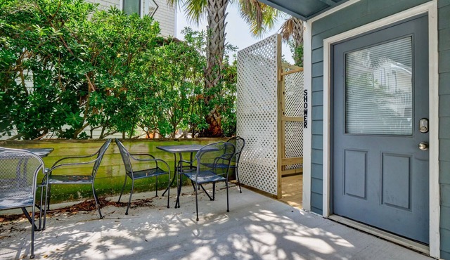 The Perfect View: Private beach access, elevator, close to Crystal Pier!