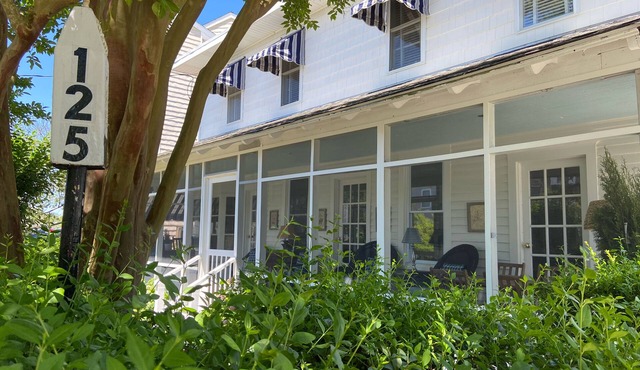 The Porch House - 2nd Ocean Block