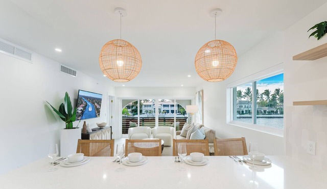 The Spanish River - 2BR Waterfront Boca