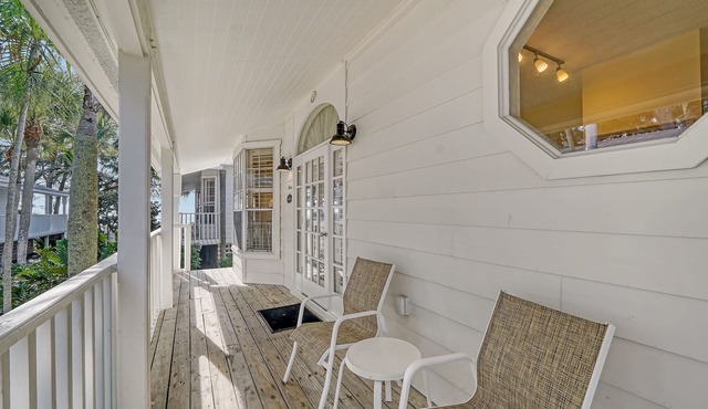 Throwback Charm Meets Beach Bliss 1BR Cottage
