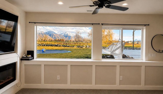 Tranquil 1-Basement apartment on golf course perfect for any getaway.