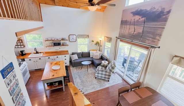 Tranquility Heights: Deck, 3.5 acres, Darts, Movie Room, Desk w/Printer