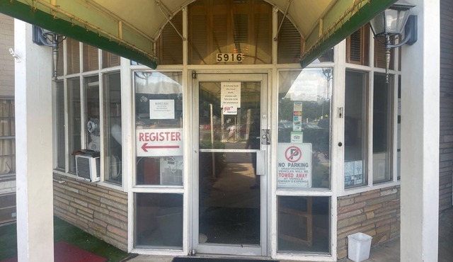Traveler's Motel