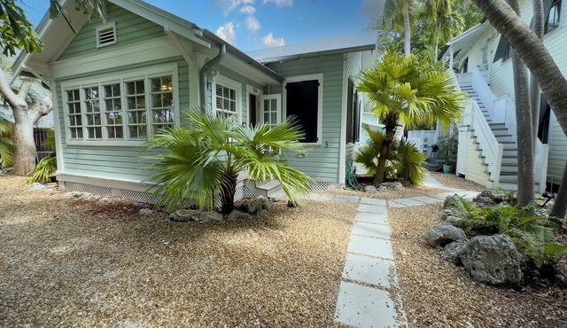 TROPICAL COTTAGE by RENT KEY WEST VACATIONS - Quiet & gated. Pool/Deck/Pet frien