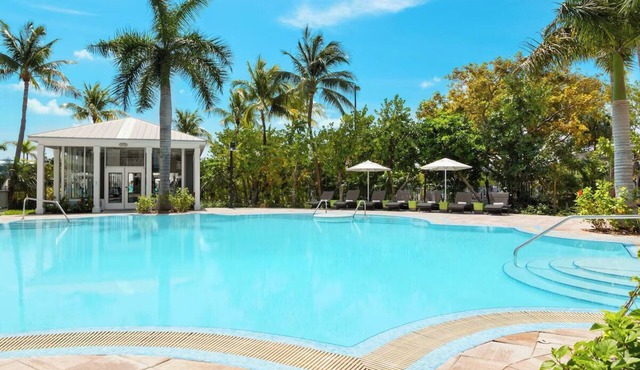 Tropical Playground | Relaxed Key West Stay w/Pool, Karaoke Nights & Tiki Bar