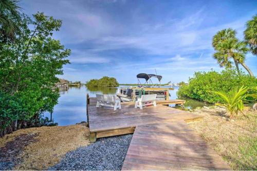 Tropical Waterfront Beach Home with Pool & Jacuzzi