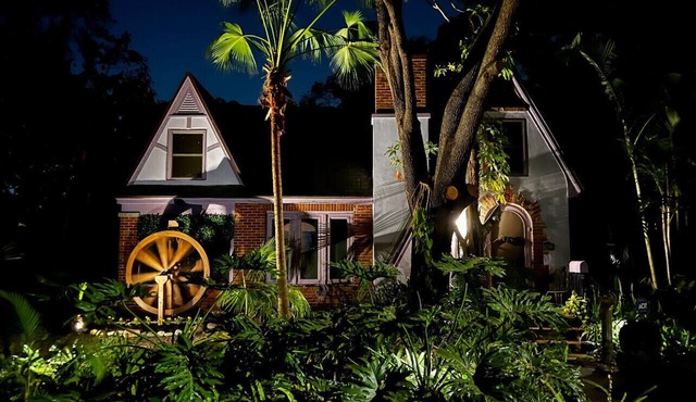 Tudor 4BR,plus ADU 1.2-bedroom rear, Euclid Forrest in brilliant St. Petersburg