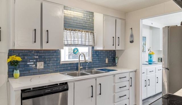 Turnkey,2bed/2Bath cottage withWiFi,AC in enjoyable North Fort Myers55+community