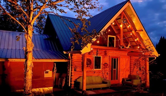Tweedwood | Lakefront Log Cabin | Off-Grid Boreal Retreat | Fire Pit & Dock