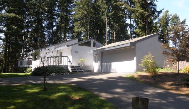 Two-bedroom, one bath comfortable home in Shoreline, WA