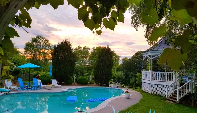 Tyrolean Garden Suite w/pool/private entrance n patio