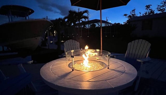 Ultimate Riverfront Escape w/private heated pool, Villa Water Way Retreat