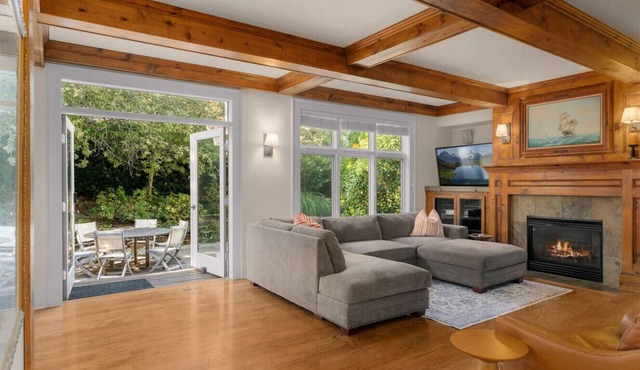 Ultra Lux Kirkland Bungalow