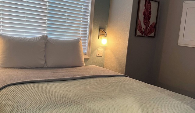 Unique Cottage/Tiny House Near Disney. Close to Parks,Shopping & Fun