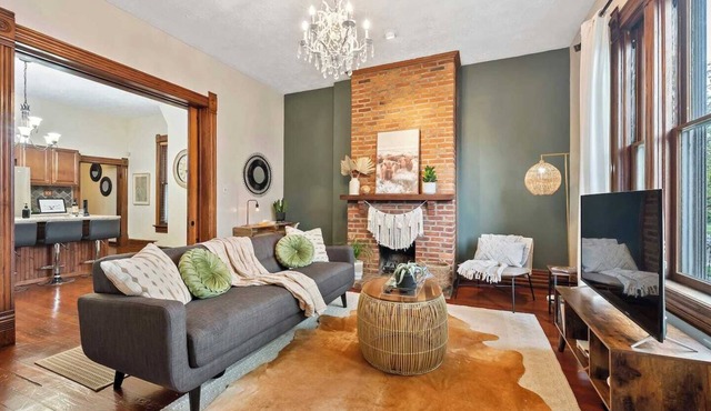 Unwind and relax in this idyllic Short North hangout.
