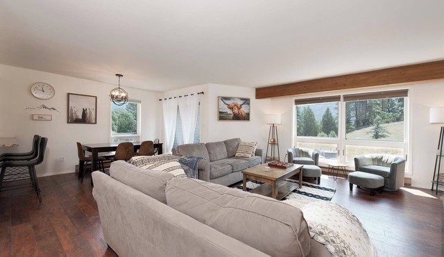 Updated Animas Valley Condo with awesome views