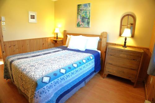 Upper Clements Cottages & RV Park