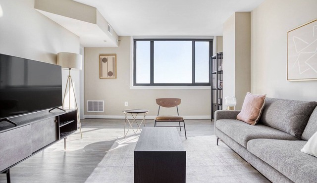 Upscale Clarendon 1BR w/Gym, W/D & Doorman, walk to Metro, by Blueground
