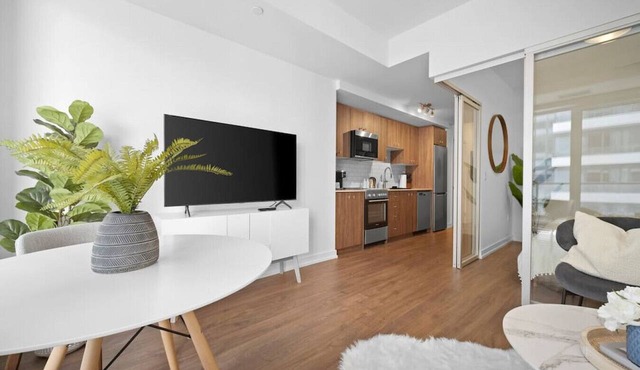 Upscale Condo Steps from DTK