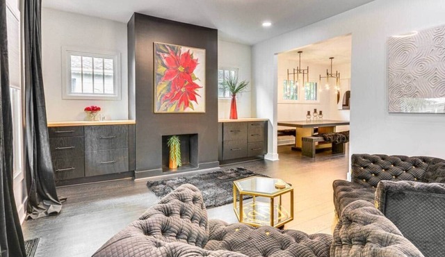 Uptown Lexington Stay, Vineyards & Shopping Nearby