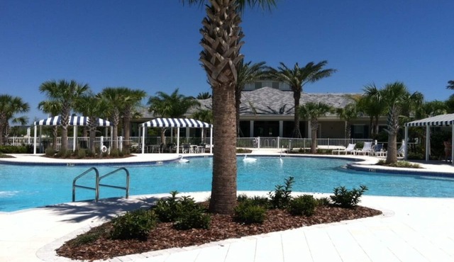 Venice FL Villa- 2 Bed & Den in Gated Resort Community